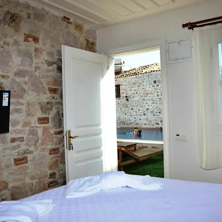 Cunda Poseidon Ayvalı